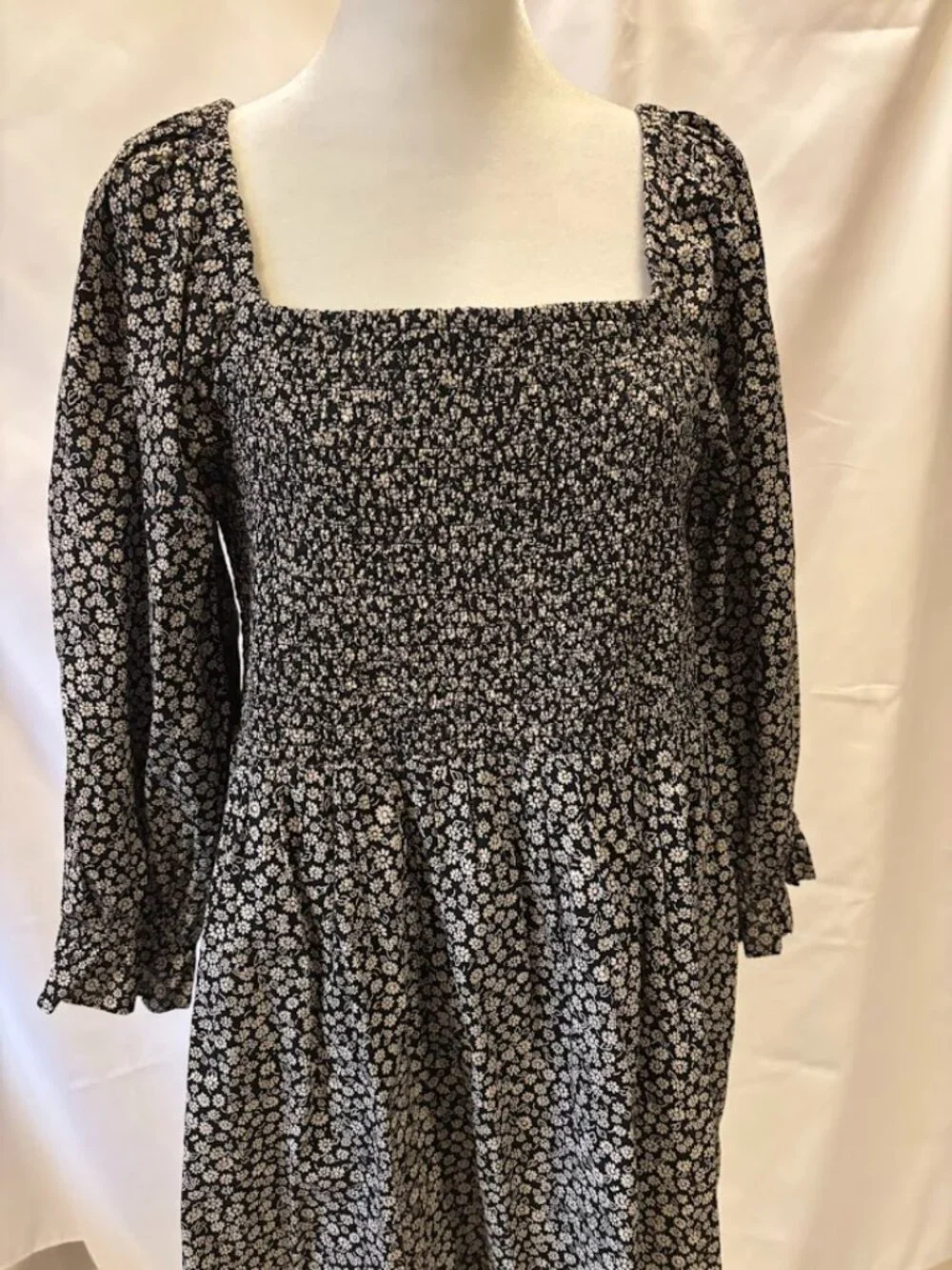 MADEWELL Lucie Elbow-Sleeve Smocked Dress in Parisian Ditsy - size Large - Picture 9 of 16